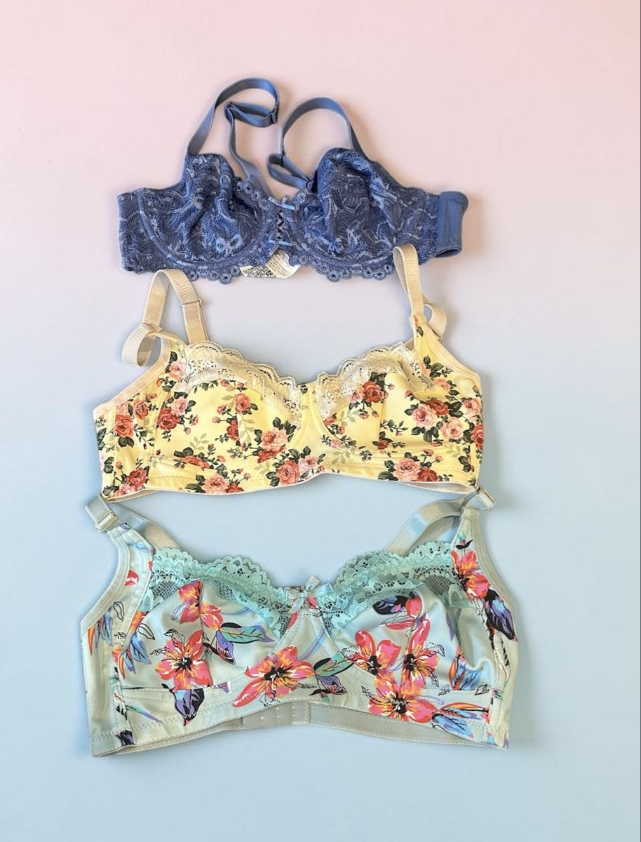Altra biancheria intima: 3 BH Blumenmuster Grösse 75B NEU – Nuovo e nell'imballaggio originale da Mühledorf SO venduto da Dania77
