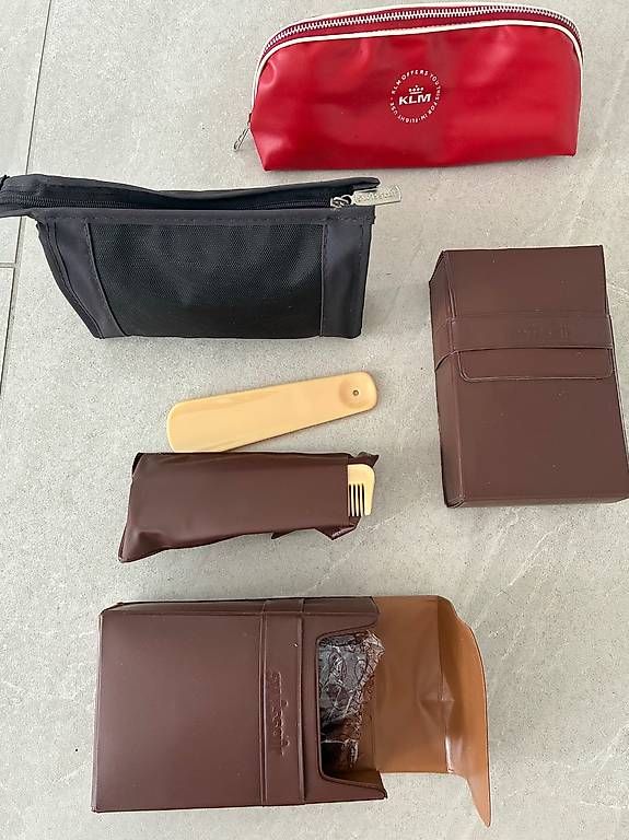 Astucci : Swissair Etuis mit Inhalt – Usato da Arisdorf venduto da ChristianA67
