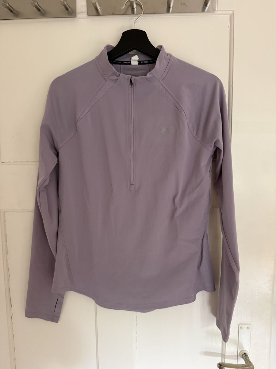 Under Armour T-shirt: Under Armour Sweatshirt lila Gr. M – Usato da Zürich venduto da Lenath22