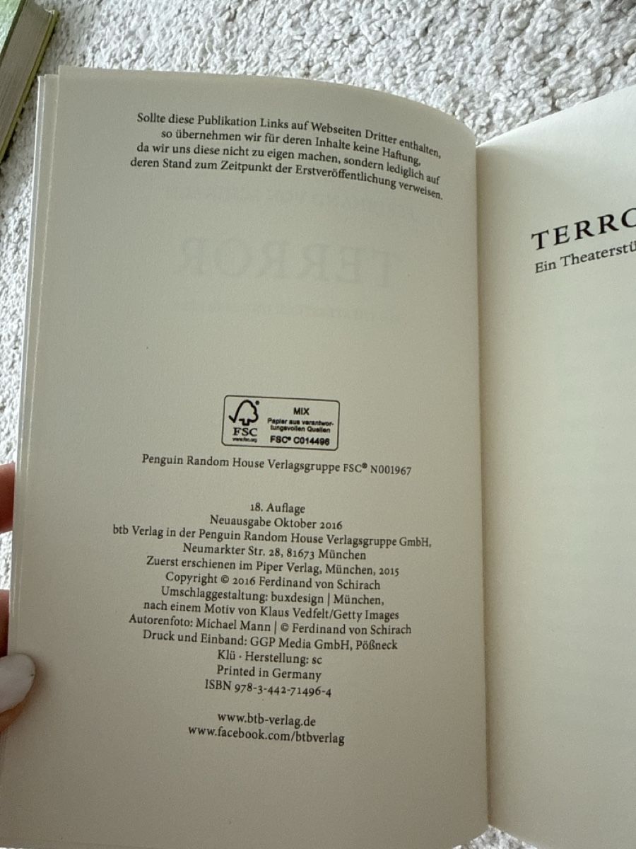 Livres: Ferdinand von Schirach Terror – D'occasion à St. Niklausen LU par car_2562 2