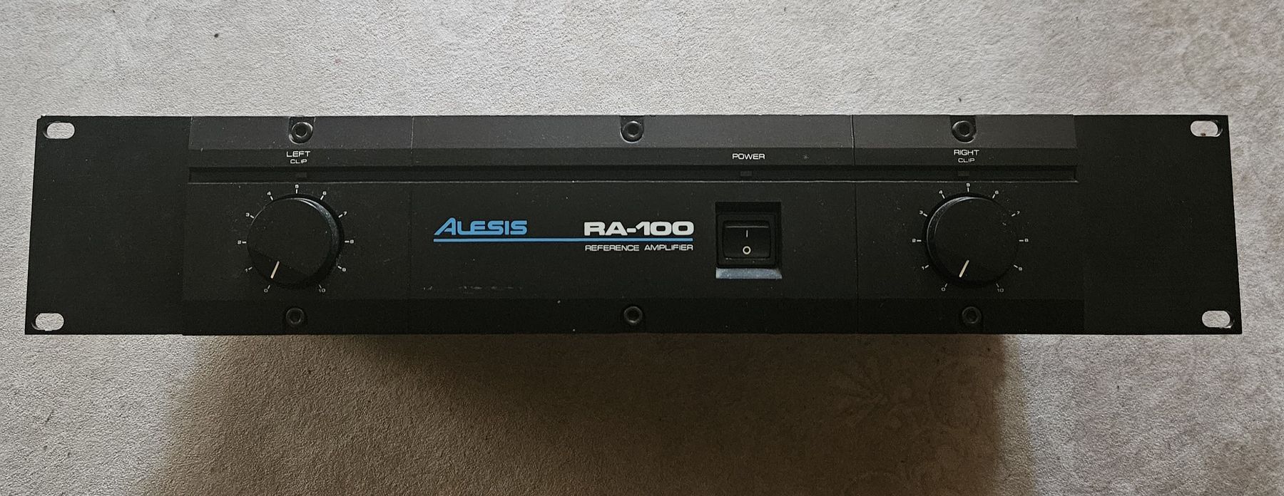 Alesis Amplificatori: Alesis RA-100  Reference Amplifier – Usato da Gossau SG venduto da Funkenflug1040