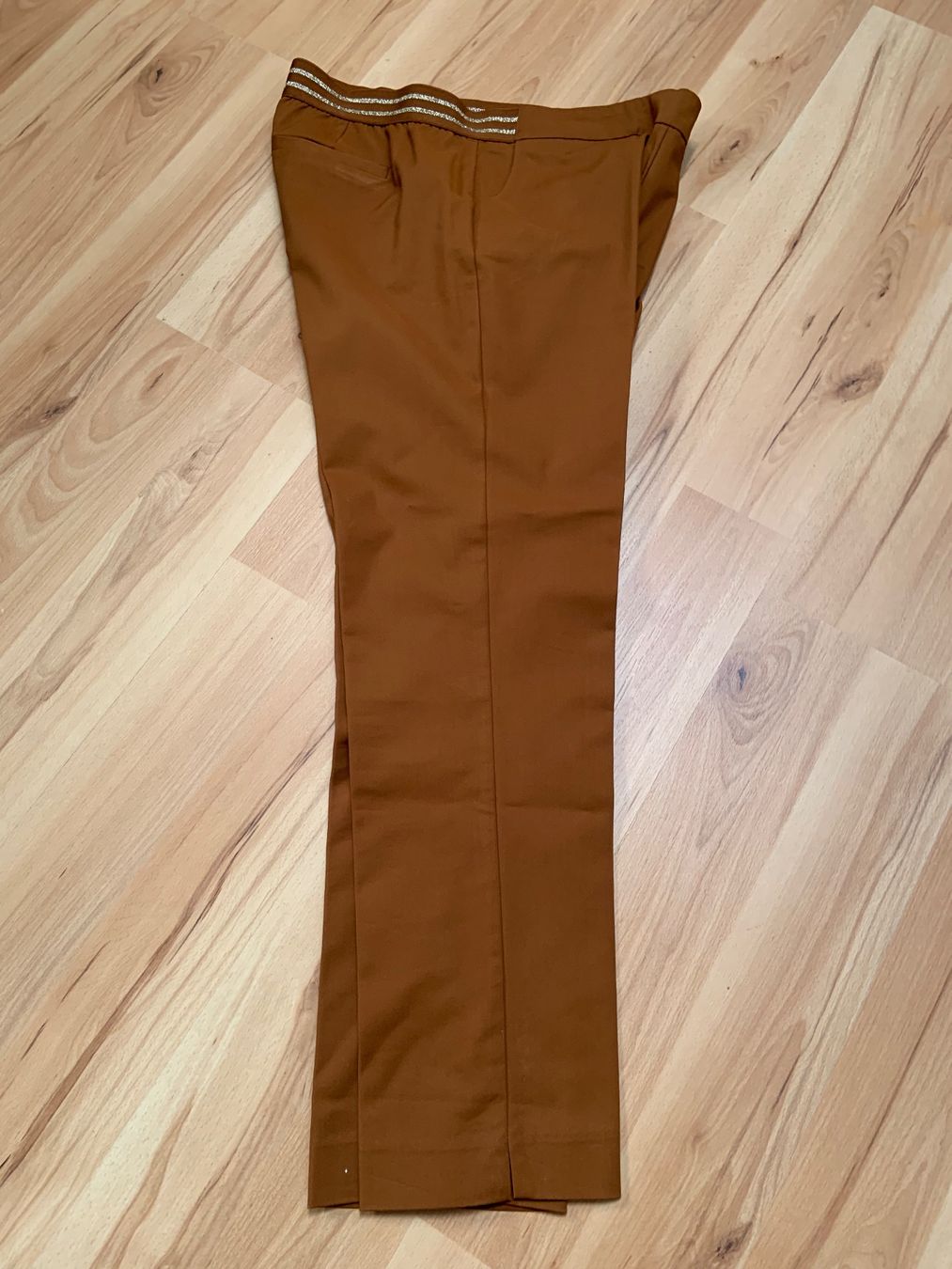 Maddison Hosen: Pantalon Classic taille elastique – Gebraucht aus Ecublens VD von timily 2