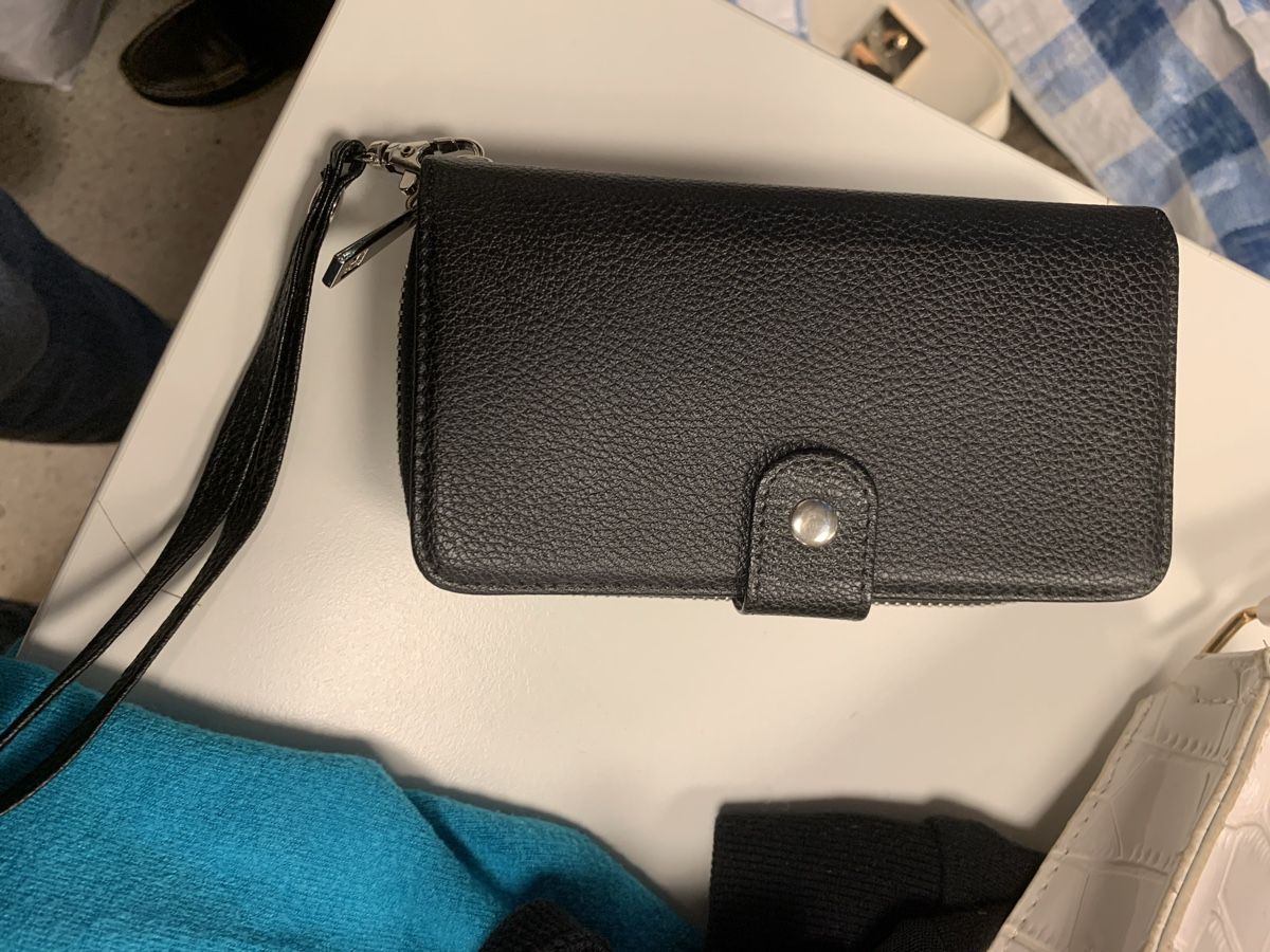 Portafogli: Porte monnaie / coque téléphone noir – Nuovo e nell'imballaggio originale da Montreux venduto da iza_peche8