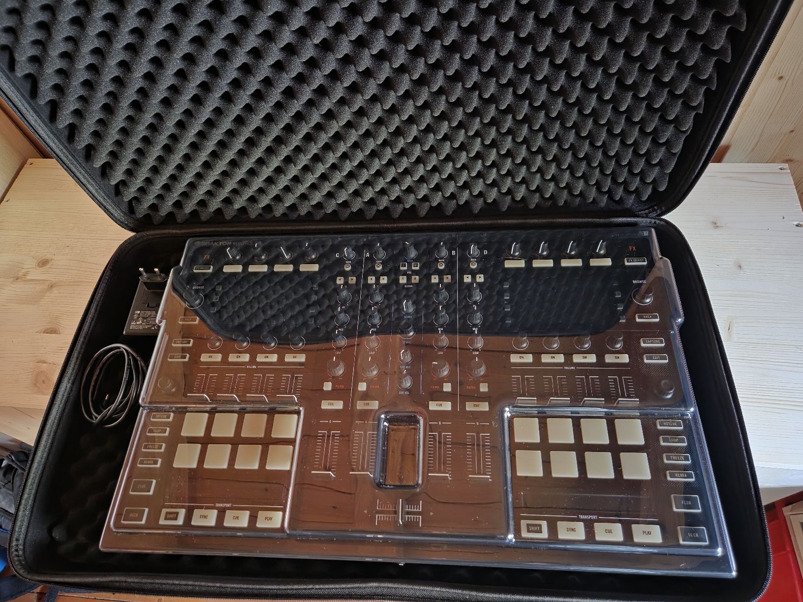 Native Instruments Mischpulte: Native Instruments Traktor Kontrol S8 – Gebraucht aus Varen von Ek4 2