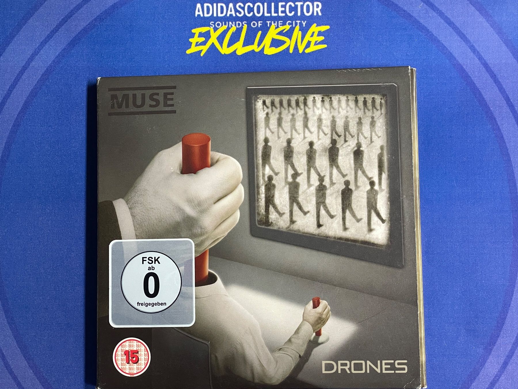 CD: Muse – Drones CD + DVD-Alternative-Deluxe Edition – Usato da Muri b. Bern venduto da AdidasCollector