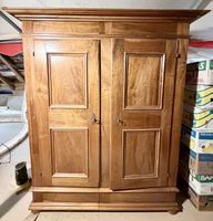 Holzschrank, Kleiderschrank, antiker Schrank zu verkaufen