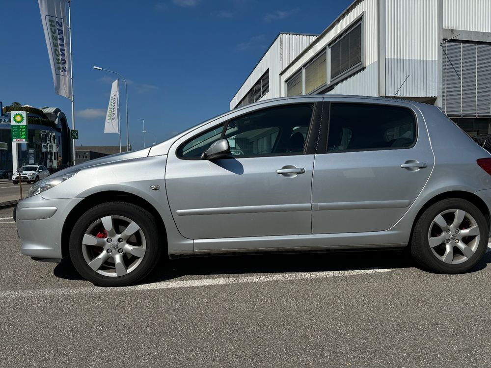 Peugeot 307 Automat / 1-Hand / Nur 68 000 km / MFK Neu