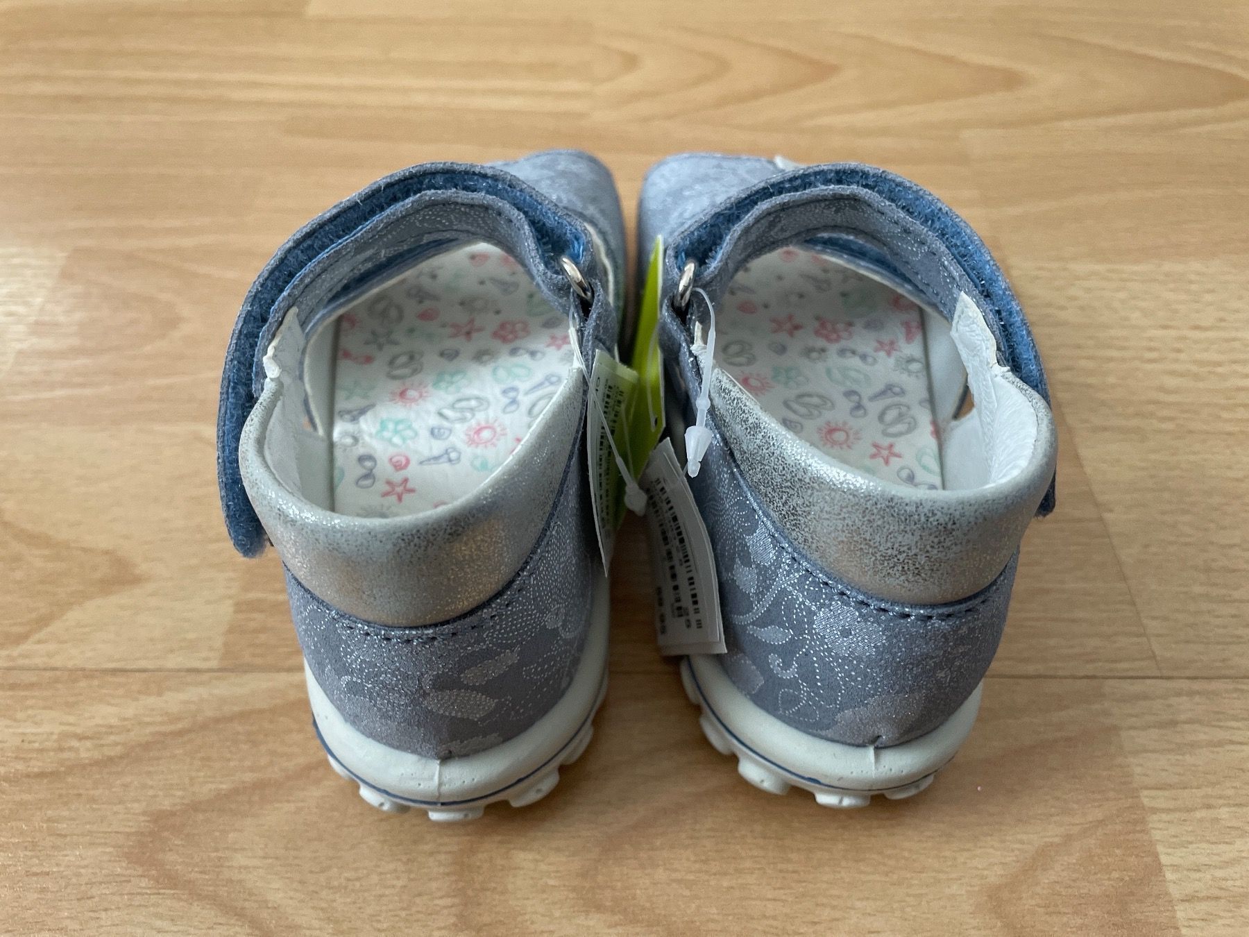 Primigi Schuhe für Mädchen: Primigi Sandalen Gr. 25 NEU – Neu und originalverpackt aus Waltenschwil von hansnine 2
