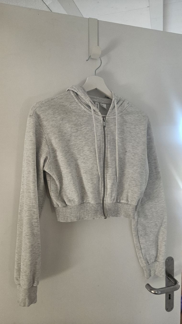 H&M Giacche & Cappotti: Bauchfreier Zip Hoodie – Usato da Wil SG venduto da cro_27r5