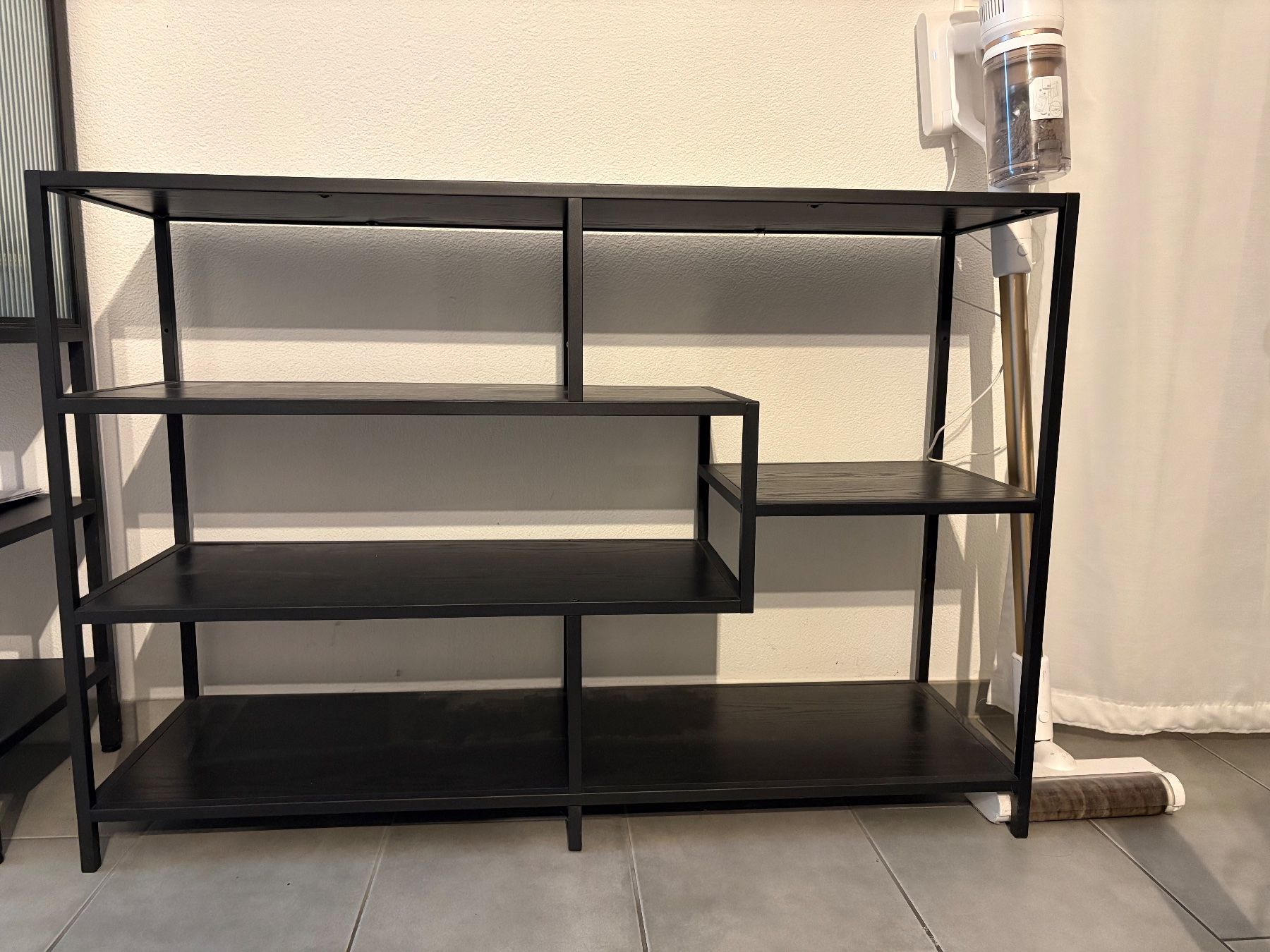 Scaffali: Metall Regal Schwarz – Usato da Rhäzüns venduto da AshleyM4