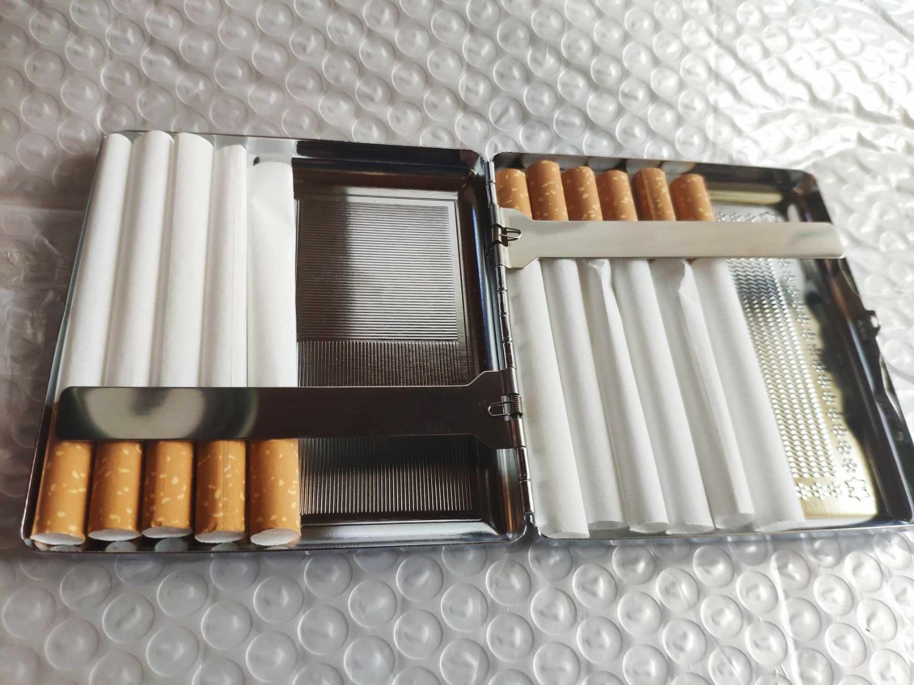 Altri Prodotti per fumatori: Zigarettenetui 20 Zigaretten Double Face / Étui à Cigarettes – Nuovo e nell'imballaggio originale da Minusio venduto da graziano11 1
