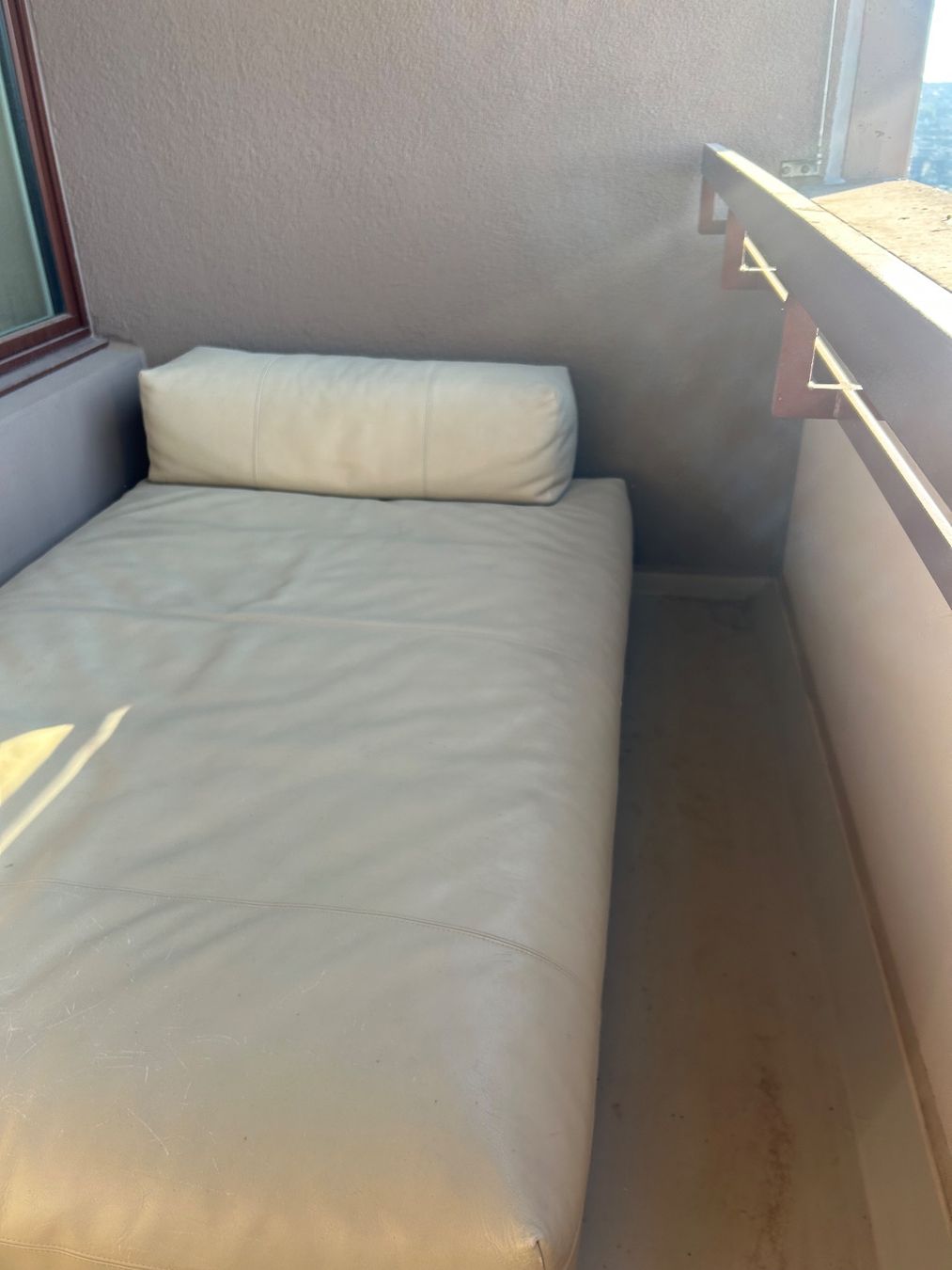 Chaises longues: Leder Couch/ Liege – D'occasion à Zürich par Jazzlynn 1