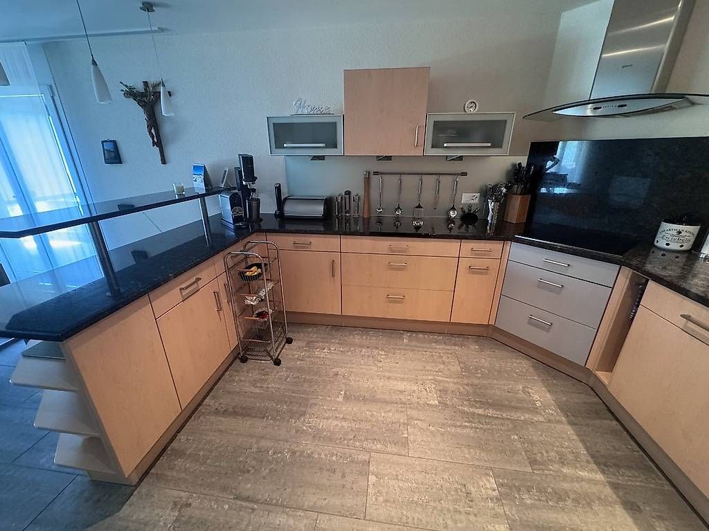 Cucine complete: Sehr gut erhaltene Küche in U-Form – Usato da Schenkon venduto da Duesio01 4