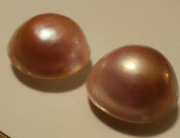Ein Paar Mabé-Perlen in rosa 13.6mm Durchmesser