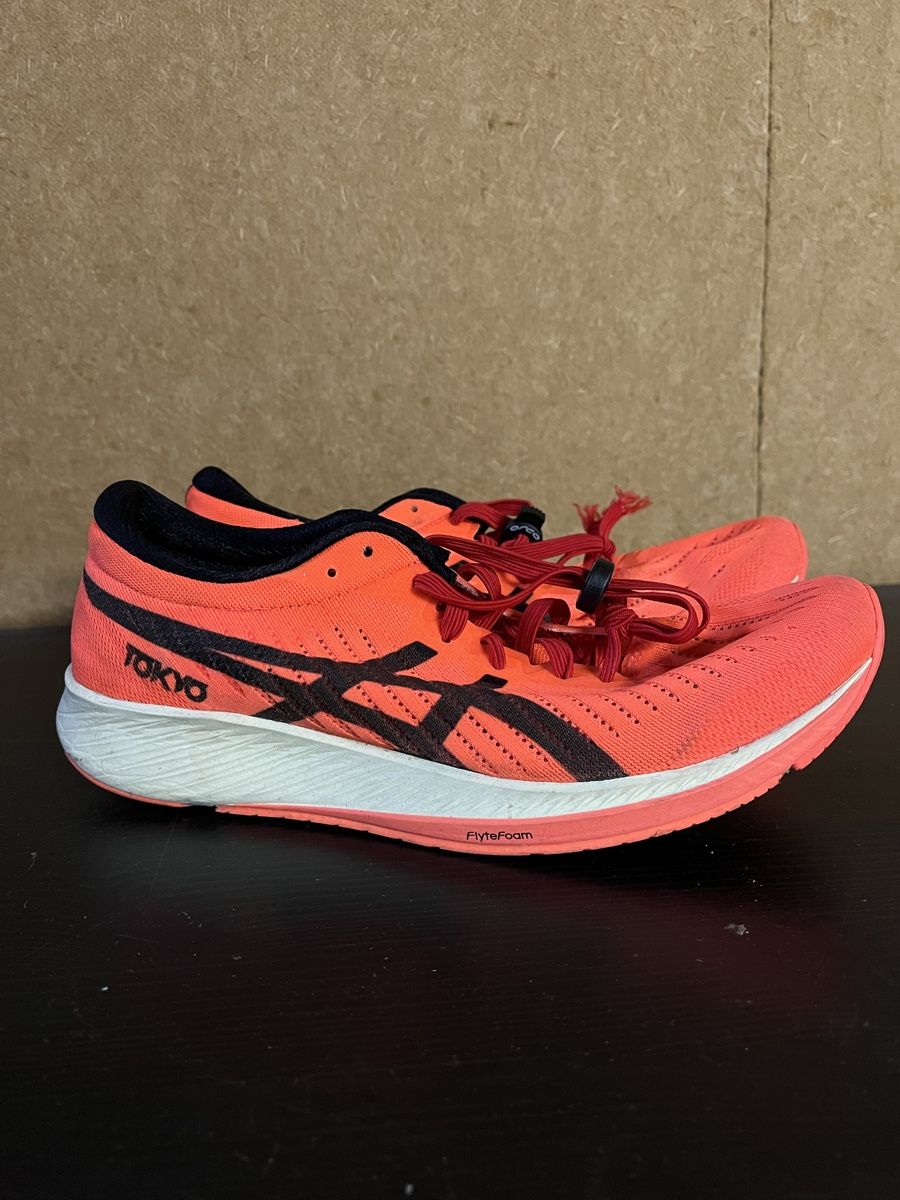 Asics Chaussures femmes: ASICS Metaracer Tokyo – D'occasion à Schwanden Sigrisw par Chrisii776