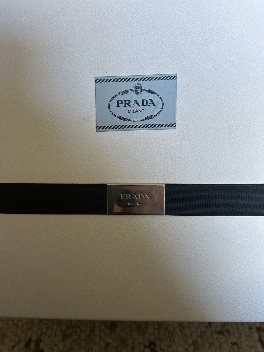 Sonstige Dekorationen & Accessoires: Prada Geschenkbox / Verpackung gross inkl. Papier – Gebraucht aus Winterthur von yan_mzy9 2