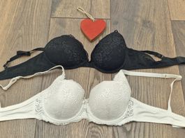 2er BH Set Spitze schwarz und weiss 85B guter Zustand
