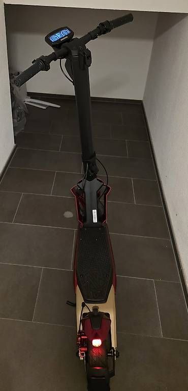 Veicoli elettrici: E-Scooter MV Augzsta Rapido Serie Oro – Usato da Wolfhalden venduto da Fbruce