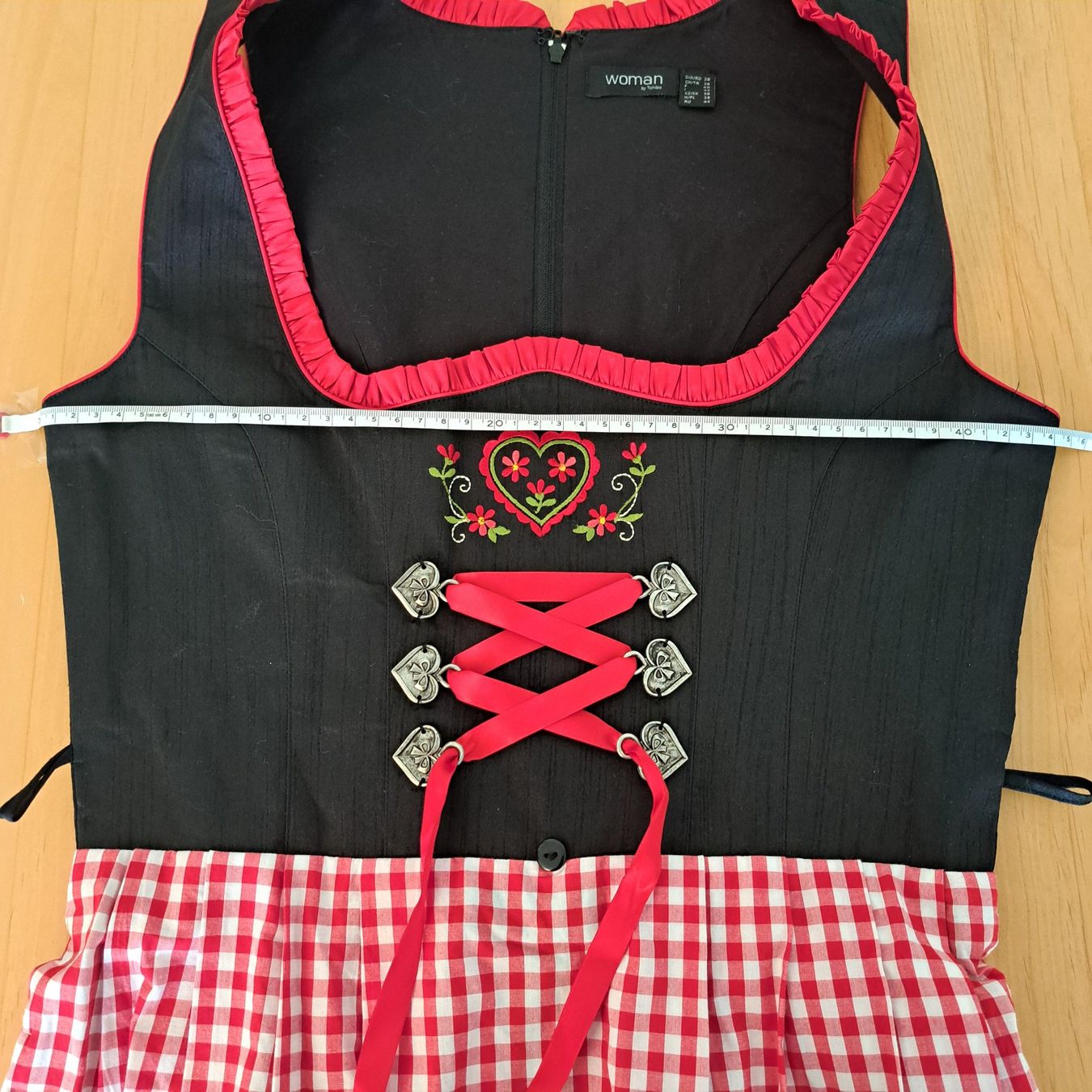 Costumi: Dirndl by Tchibo – Usato da Grüningen venduto da Tappio 5