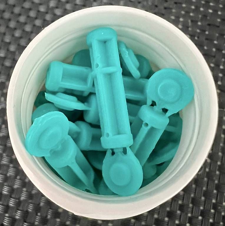 Attrezzature mediche: Blutzuckermessgerät  Komplettset – Usato da Basel venduto da Ricardo_X 4