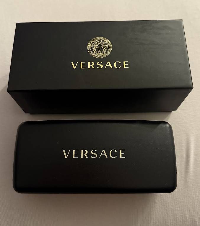 Versace Occhiali & Lenti: Versace Unisex Sonnenbrille ? Transparent Grey – Usato da Horgen venduto da Kleider4you 1