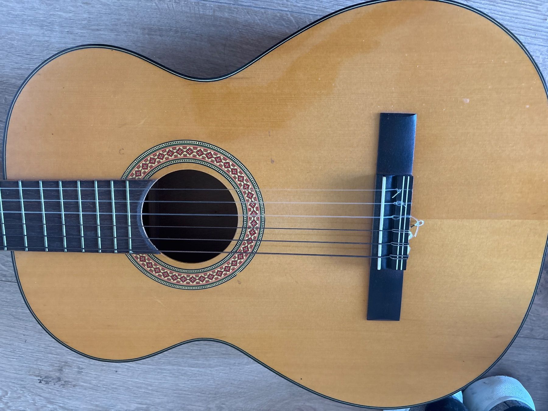 Strumenti musicali: Classical Guitar + Free Capo 🎸 – Usato da Zürich venduto da liu_62ql 2