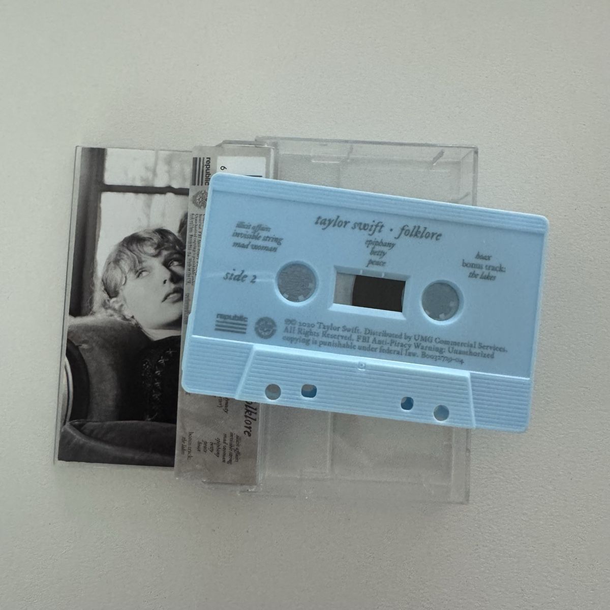 Musicassette: Taylor Swift Folklore in the trees Kassette – Nuovo (secondo la descrizione) da Sursee venduto da giu_205