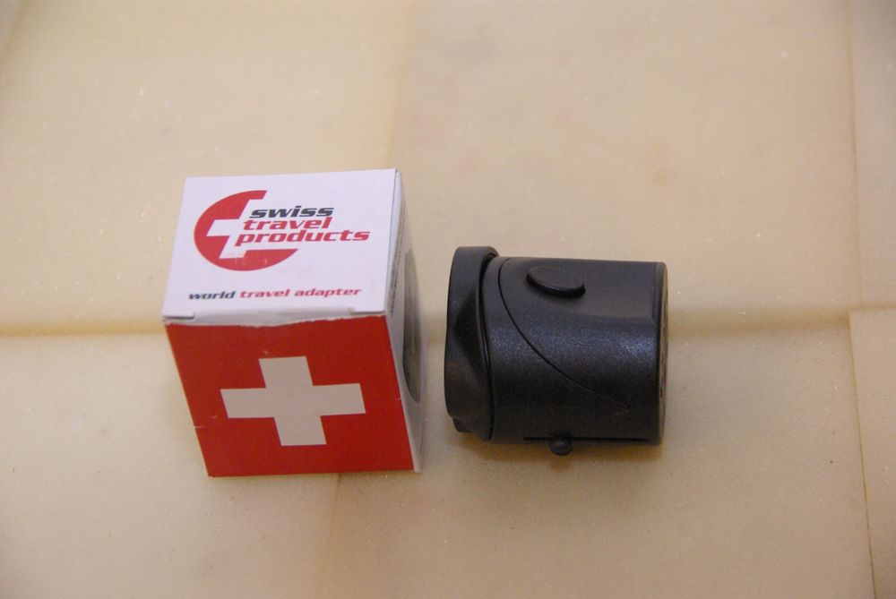 Swiss Travel Products - Reiseadapter, schwarz