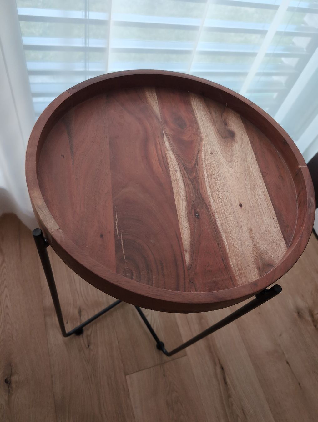 Tables: Moderner Beistelltisch aus Holz – D'occasion à Bern par JennisJungle