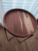 Moderner Beistelltisch aus Holz