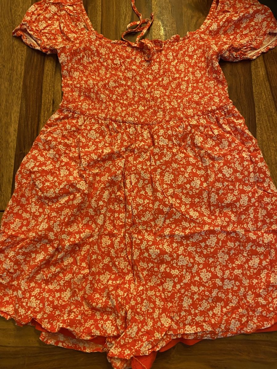 Tute: Jumpsuit rot weiss mit Blumen – Usato da Luzern venduto da oli_6x2r