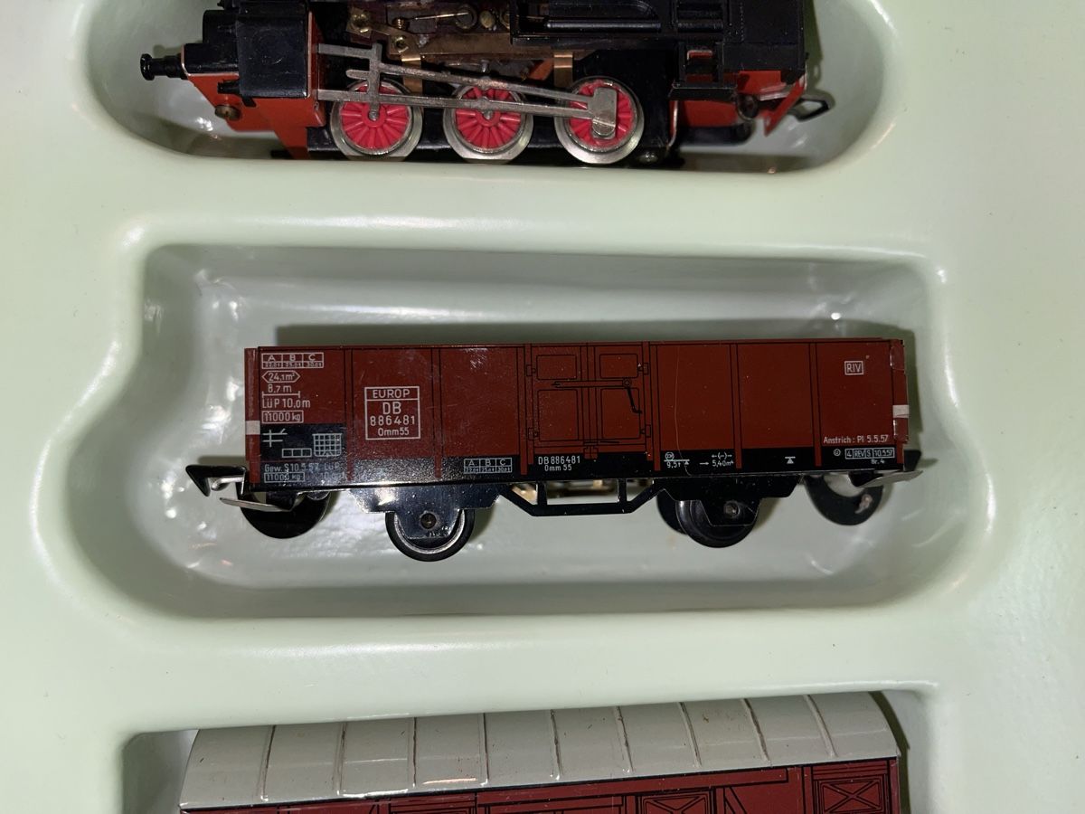 Modelleisenbahnen: BUB Eisenbahn HO Dampflok mit Wagen, Schienen, Trafo – Gebraucht aus Siebnen von speedy63 2