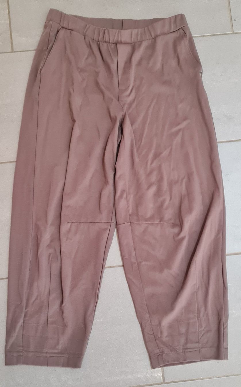 Hosen: Hose von Please Grösse M – Gebraucht aus Bäriswil BE von irwu