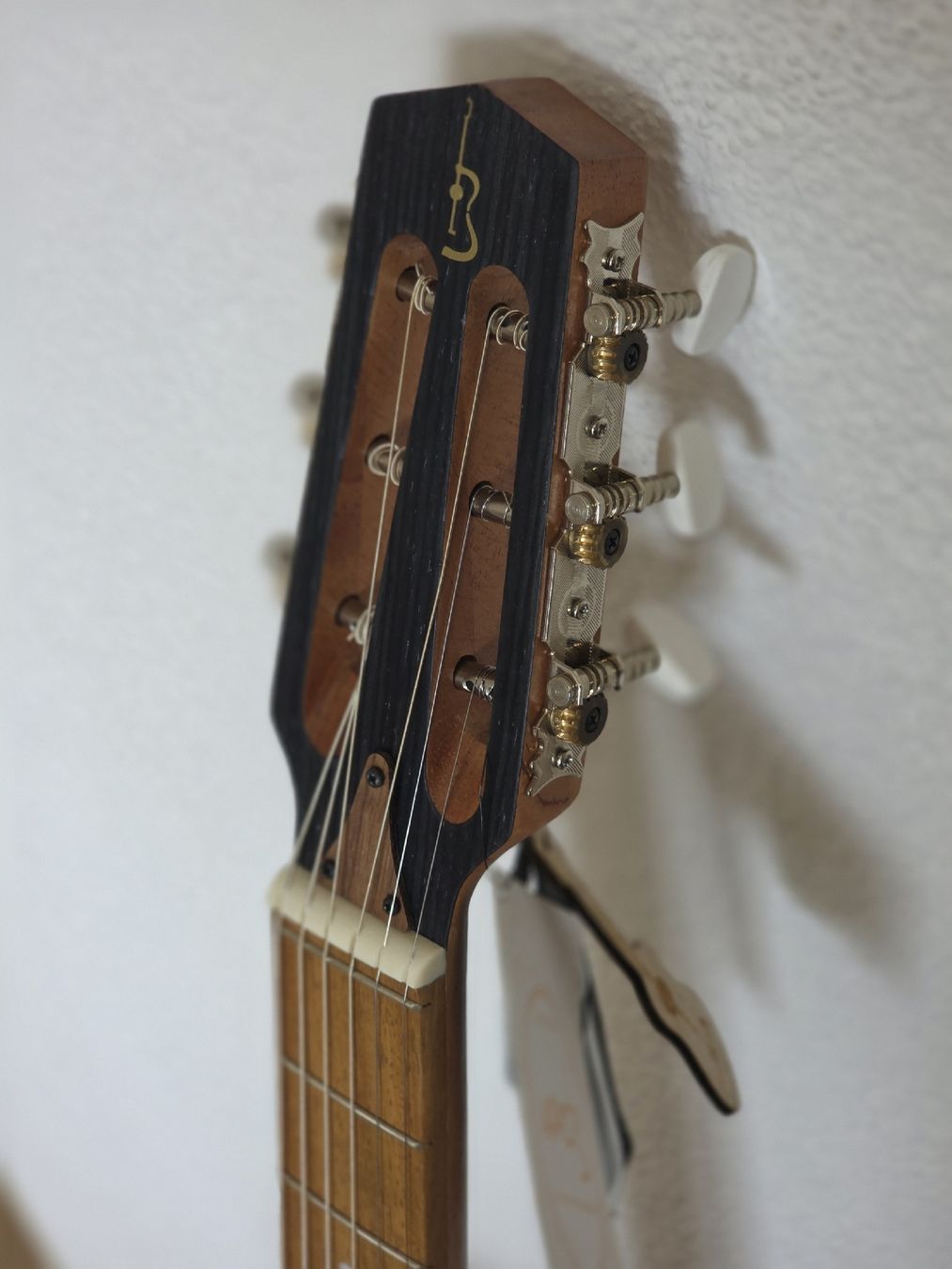 Strumenti musicali: Jazz Manouche Guitar – Nuovo e nell'imballaggio originale da Schuepfheim venduto da Guttime 5