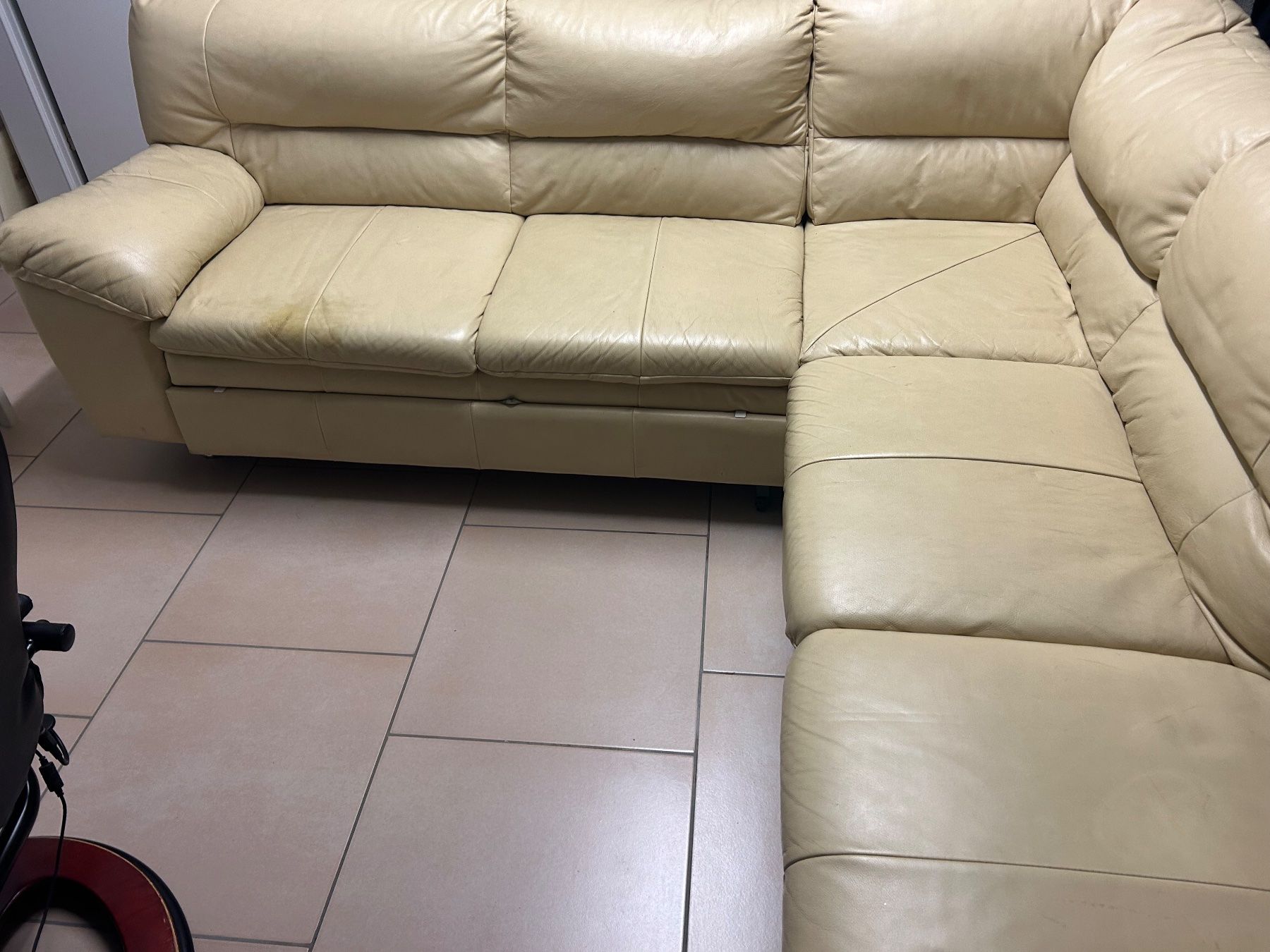 Sofas: Leder-Ecksofa mit Schlaffunktion in Hellbeige – D'occasion à Subingen par Fand67 1