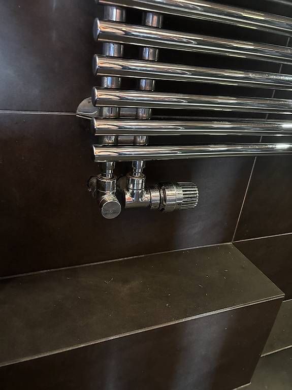 Portasciugamani: Radiateur Porte-serviette – Usato da la Chaux-de-Fonds venduto da Pwenger911 2