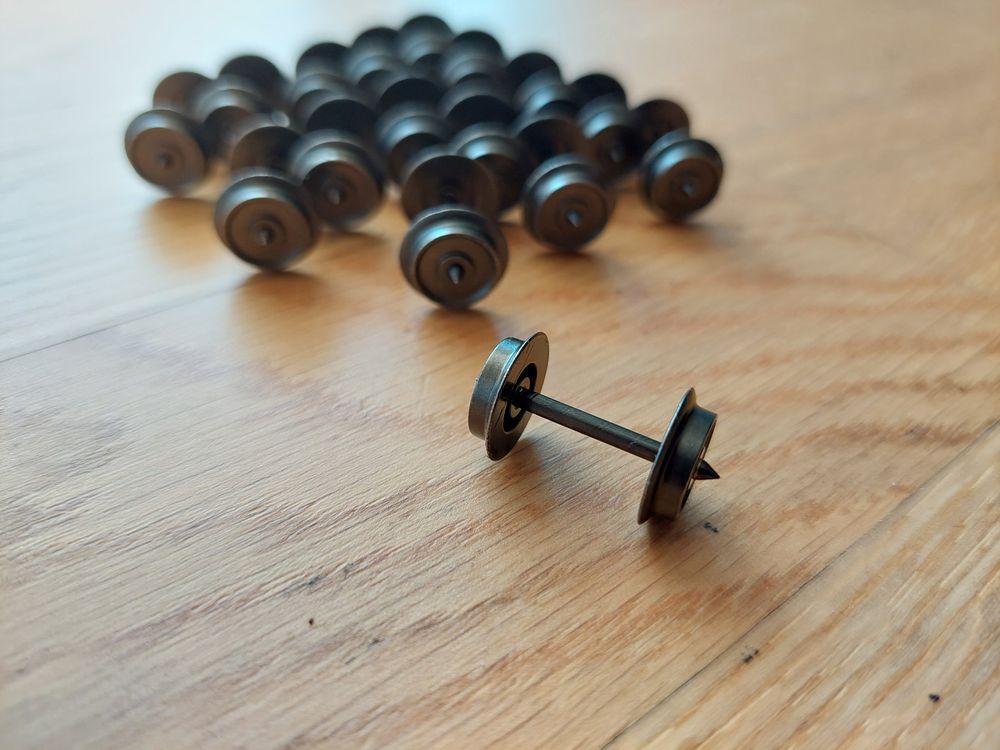WALTHERS H0 Radsätze, 33 Stück Aus Metall | Präzise Modellbahn-Ersatzräder Für Spur H0, 12 Sets