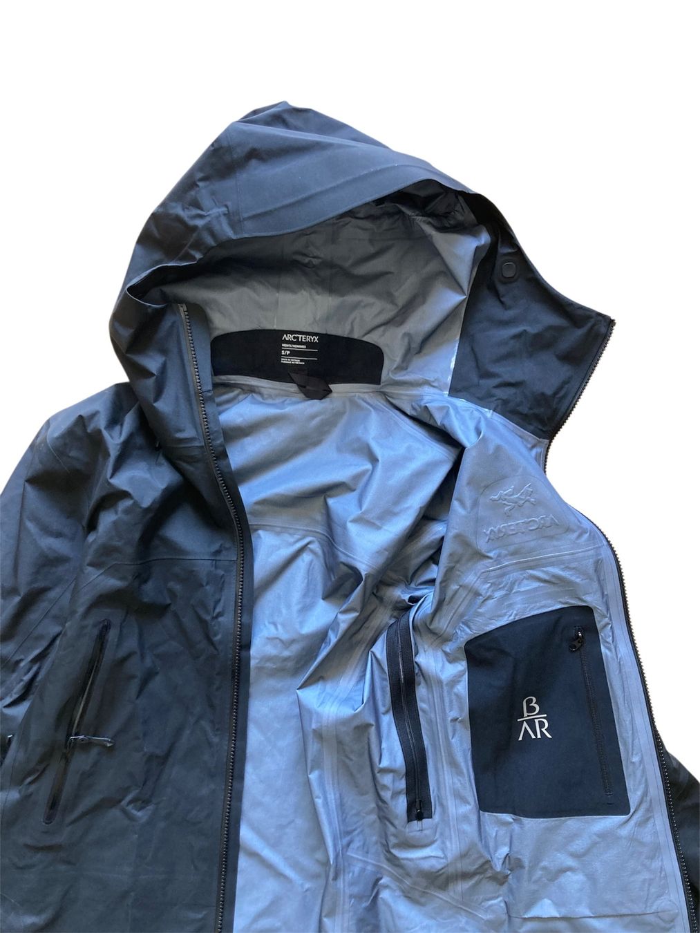 Arcteryx Giacche: ARCTERXY BETA AR STORMHOOD (S) – Nuovo e nell'imballaggio originale da Neuchâtel venduto da k_og_noums 3