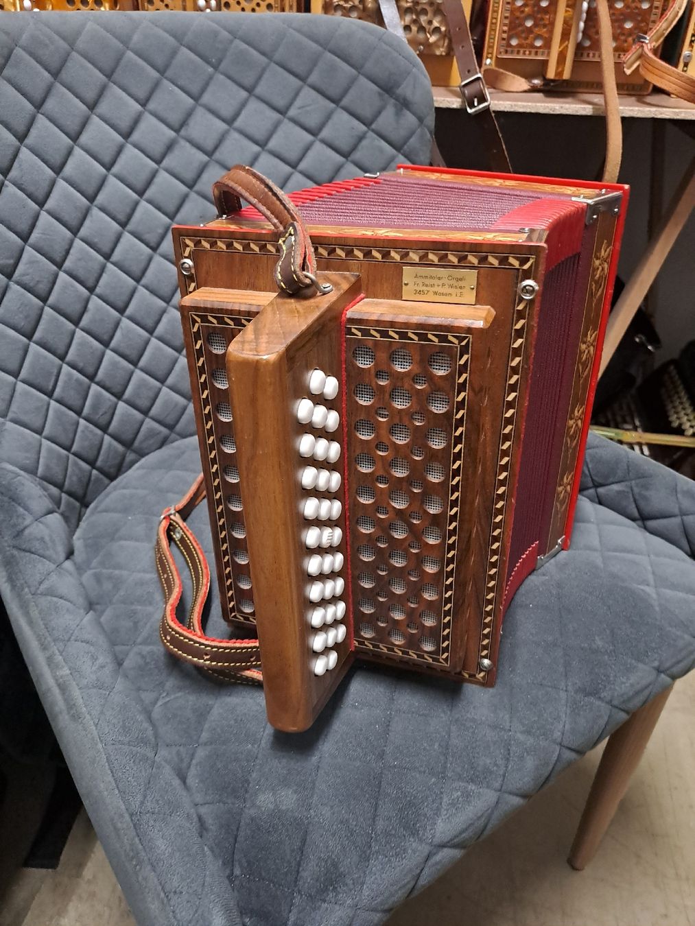 Strumenti musicali: Aemmentaler orgeli ton B..  – Usato da Villeneuve venduto da BibiVintage 3