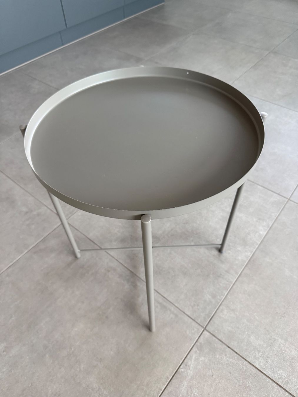 Ikea Tische: IKEA GLADOM Tabletttisch / Beistelltisch – Gebraucht aus Egerkingen von mjvnts 1