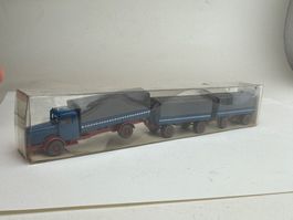 GB3-  Wiking Büssing 8000 mit zwei Anhänger
