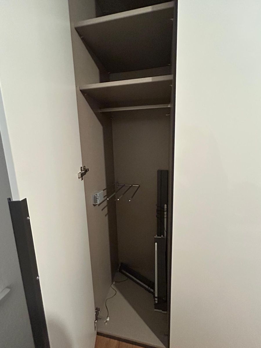 Armoires: Kleiderschrank – D'occasion à Kreuzlingen par 44eriix 6