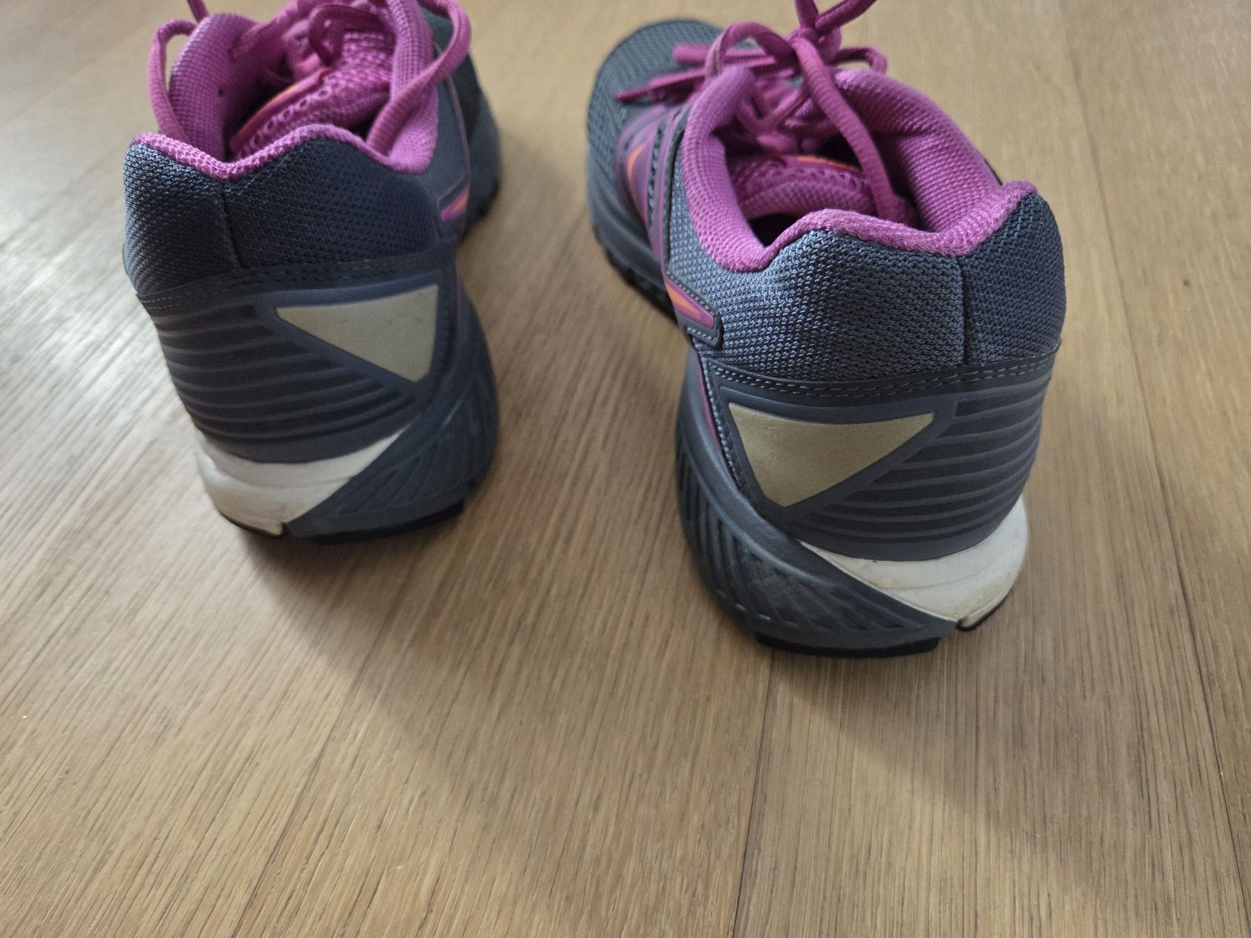 Nike Damenschuhe: Nike Taille 40.5 – Gebraucht aus Carouge GE von Franllo 4