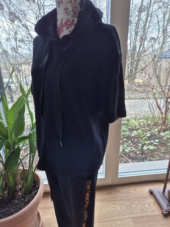 Schwarze Damen Jogginganzug mit Schriftzug, Grösse 36/38