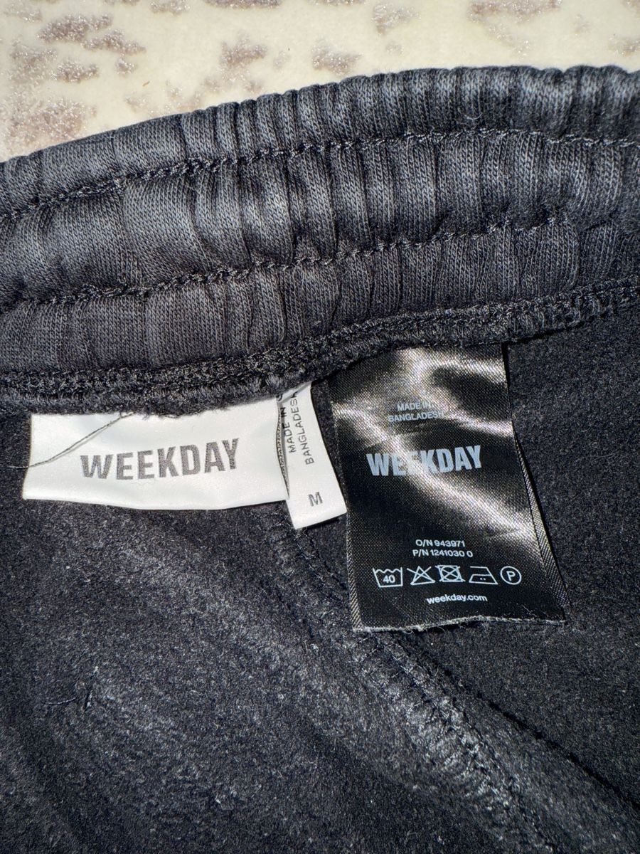Weekday Pantalons: Weekday Jogginghose  – D'occasion à Näfels par sellmemoric 2