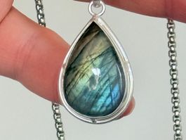 Pendentif Labradorite, forme de larme élégant
