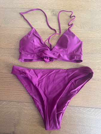Lila Bikini mit Schnürung, Grösse L, Neu