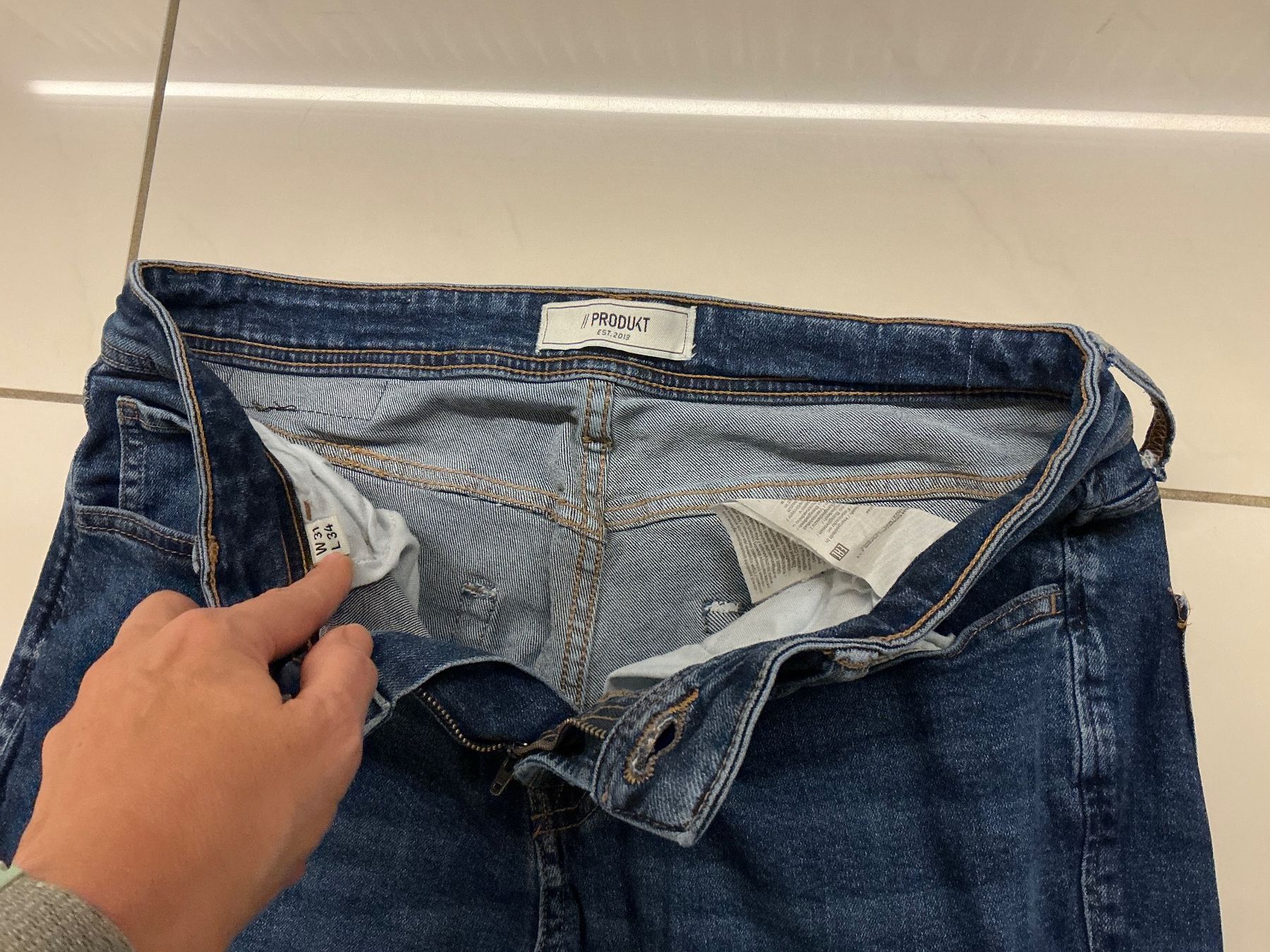Jeans: Gebrauchte Jeans Produkt Gr.31/34 – Usato da Biel-Benken BL venduto da Sahra1 1