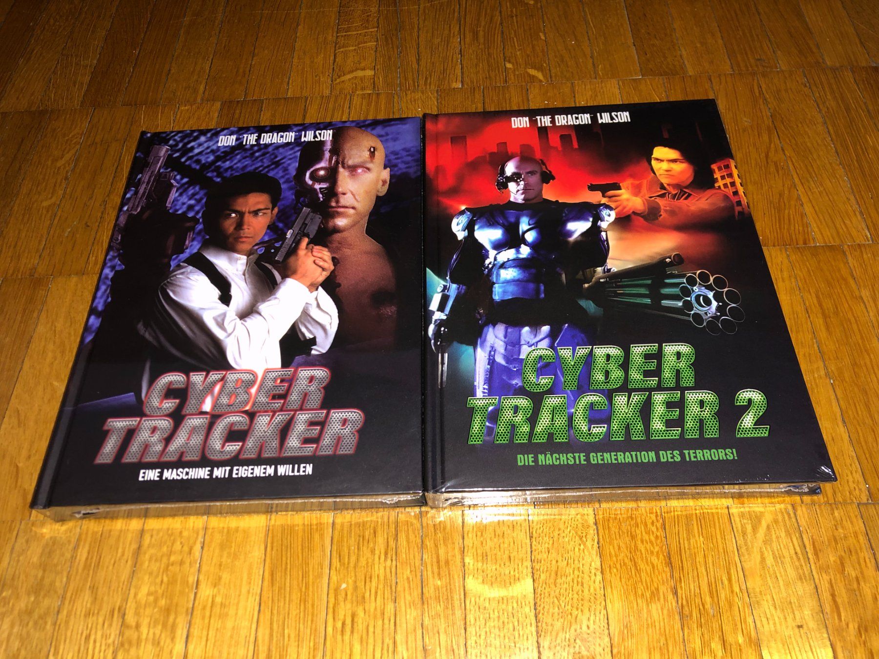 Tutti i DVDs: Cyber Tracker & Cyber Tracker 2 - 2 MEDIABOOKS - A - UNCUT – Nuovo e nell'imballaggio originale da Basel venduto da havsok
