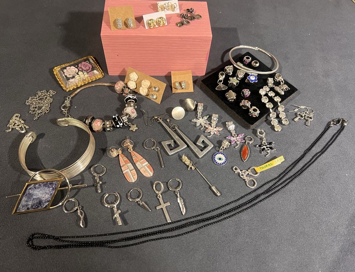 Altri gioielli: Lot de bijoux  – Usato da St-Pierre-Clages venduto da ste_xk6p 8